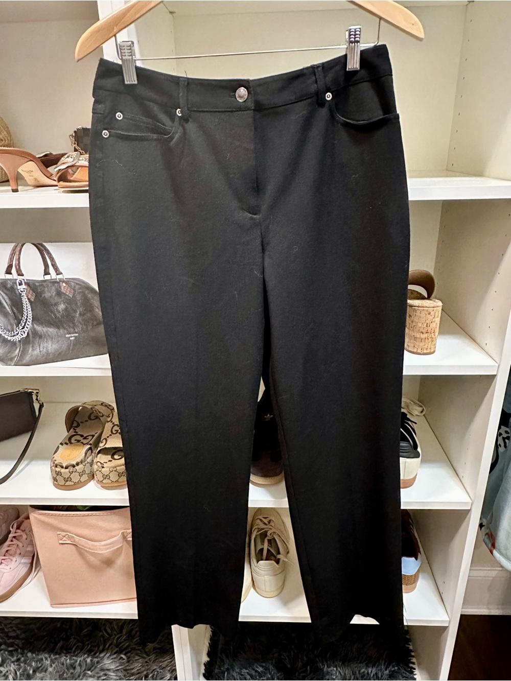 Rafaella black pants size 10
Excellent condition